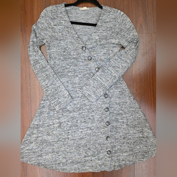 Altar'd State Dresses & Skirts - Altar’d State Mini Dress Long Sleeve Button Accent Light Gray Size SMALL EUC
